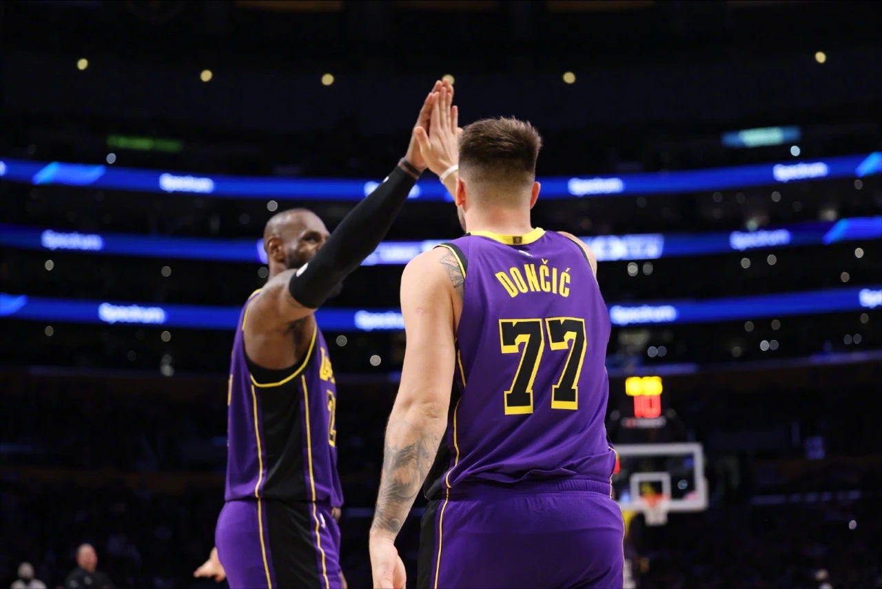 今晨突围战来临，洛杉矶湖人围绕国王杯防线松动，气氛紧张，纪律约束更严格(平衡木决赛视频回放)-麻将游戏