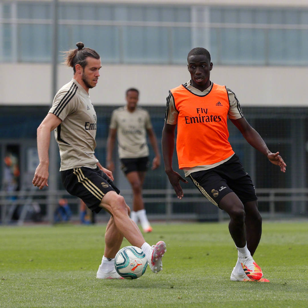 辽宁本钢训练开放日；今晚更衣室发声引欢呼；西甲在即；控场能力受关注(辽宁本钢比赛回放)-模拟器在线试玩